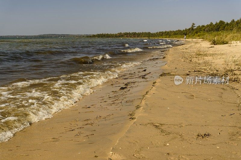 密歇根上半岛的密歇根湖岸边