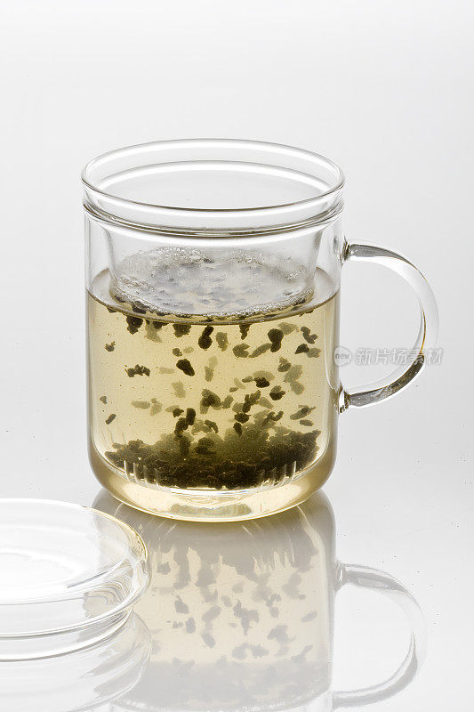 绿茶泡半杯