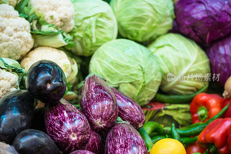 以色列耶路撒冷绿色市场上的水果和蔬菜