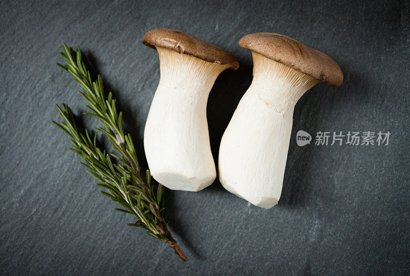 蘑菇和迷迭香