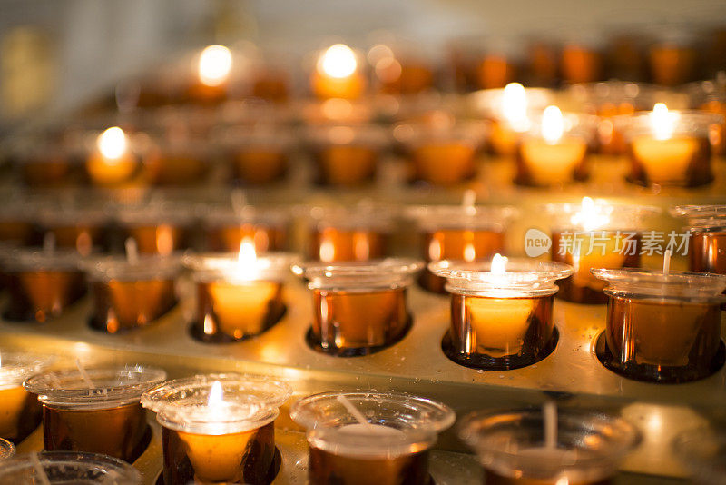 费城圣彼得和保罗大教堂内的蜡烛