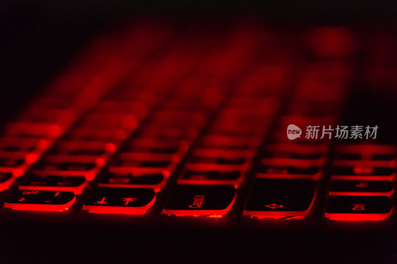 键盘适用于笔记本电脑英文键盘带红光键盘、黑客键盘、霓虹灯键盘、开发者键盘和黑客键盘。