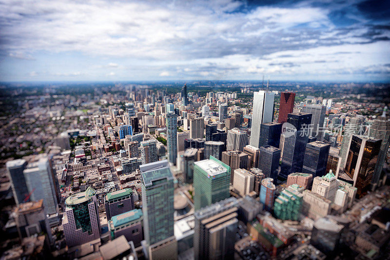 从上面俯瞰多伦多城市