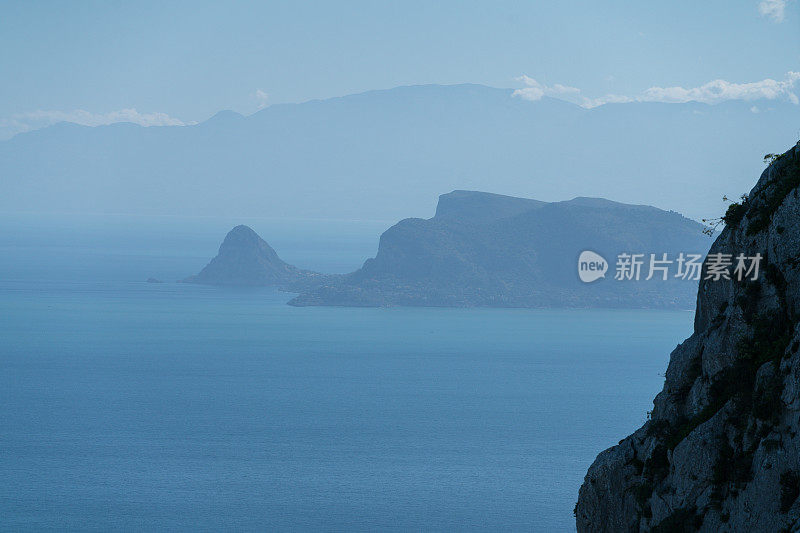 西西里岛海岸，从佩莱格里诺山眺望