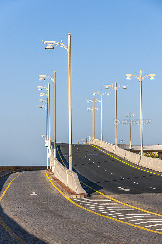 空高架两车道公路