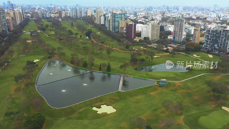 油画全景鸟瞰图圣伊西多罗地区在利马，秘鲁。