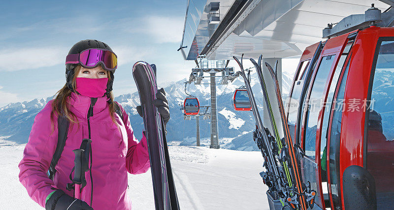 女人上滑雪缆车