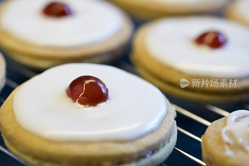 裹着白糖霜的酥饼饼干