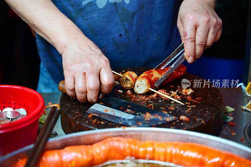 香港最好的街头小吃必备——炸猪肠