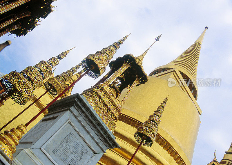 曼谷大皇宫的金色寺庙