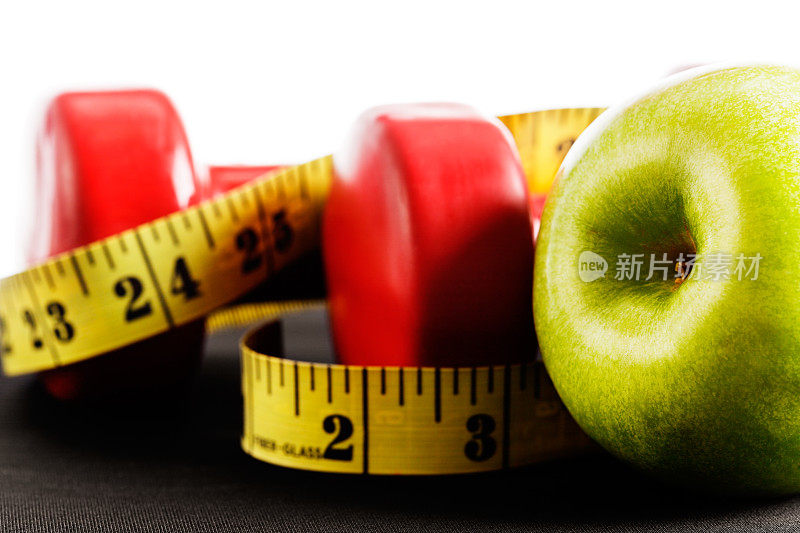 用体重、卷尺和健康的苹果来塑形