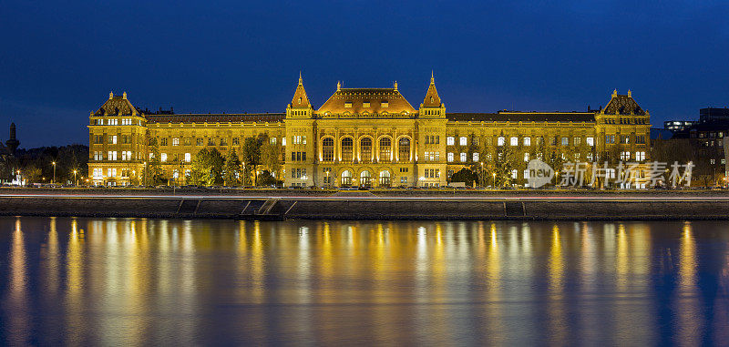 布达佩斯科技经济大学的夜校