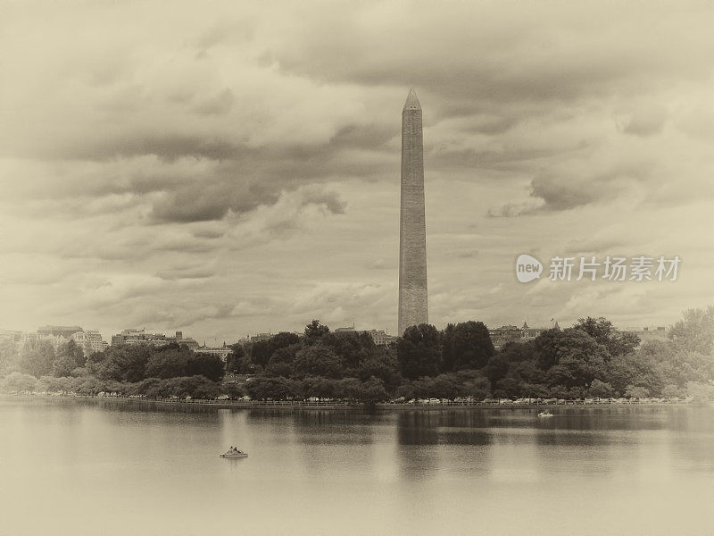 华盛顿纪念堂，黑白相间