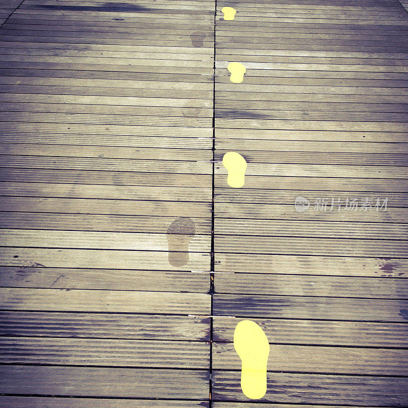黄色的脚步