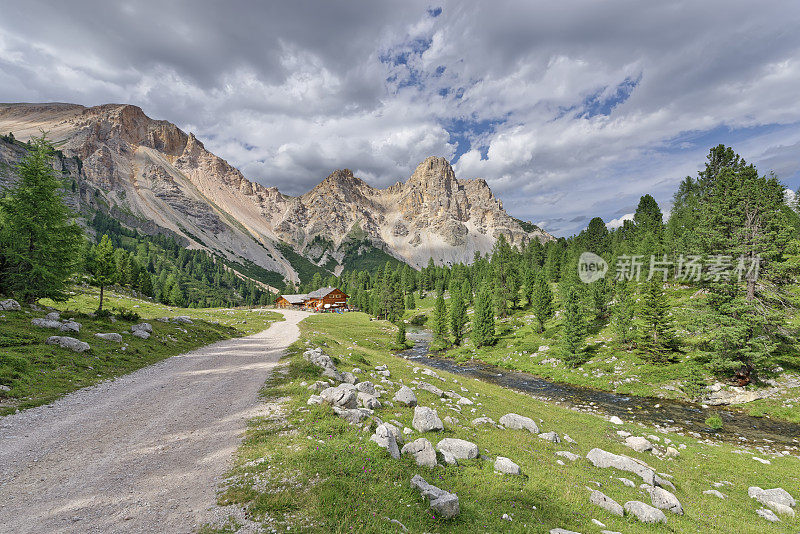 Fanes的Alpe(意大利的Dolomiti)