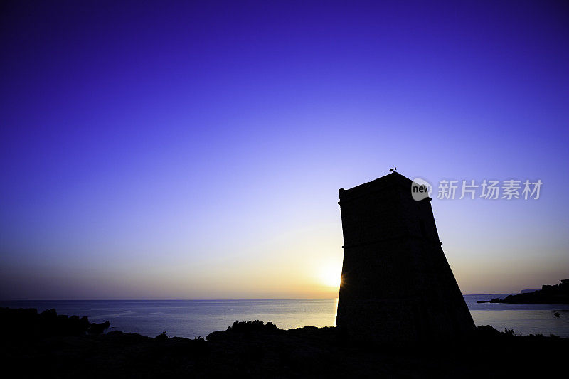 美丽的海上日落