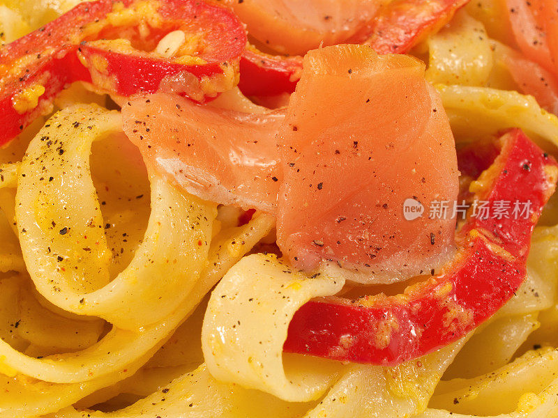 意大利面系列-鲑鱼和胡椒干面条