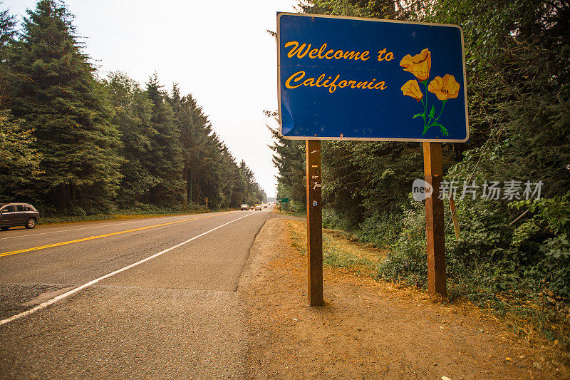 欢迎来到加州州界线标志