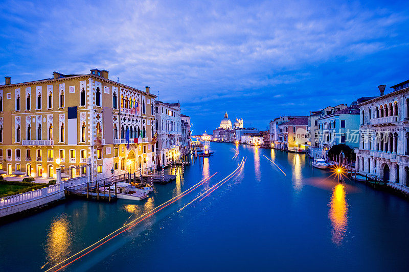 意大利威尼斯大运河沿线的宫殿