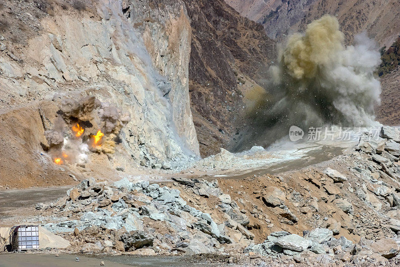 道路建设中爆破爆破