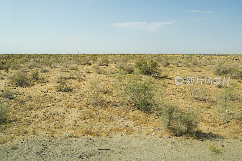 乌兹别克斯坦中部的克孜尔库姆沙漠