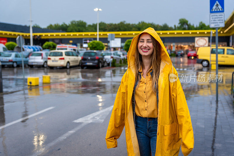 城市里的雨天