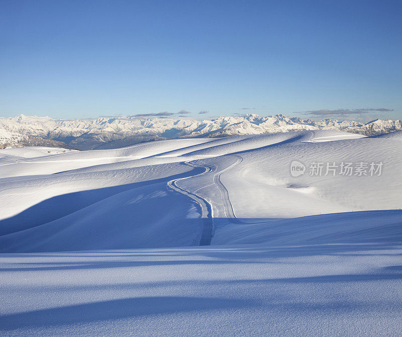 雪山和越野步道