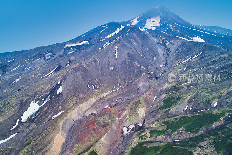 阿瓦钦斯基火山的斜坡。