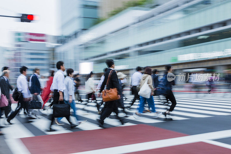 东京繁忙的人行横道场景