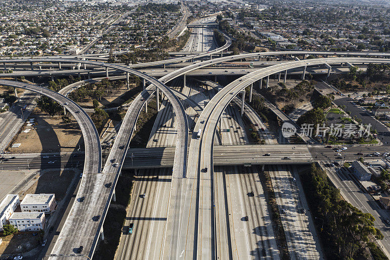洛杉矶110和105高速公路互通空中