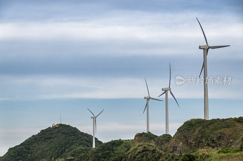 岛上的风力涡轮机