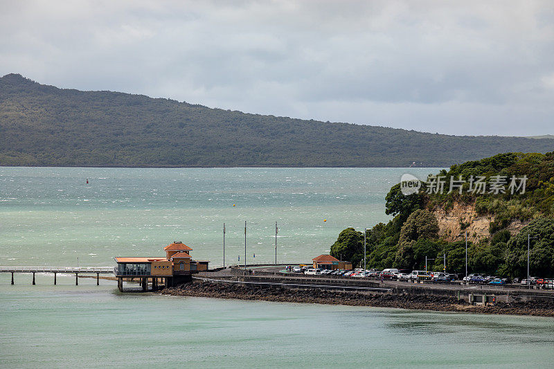 新西兰奥克兰的Rangitoto岛和Waitemata港