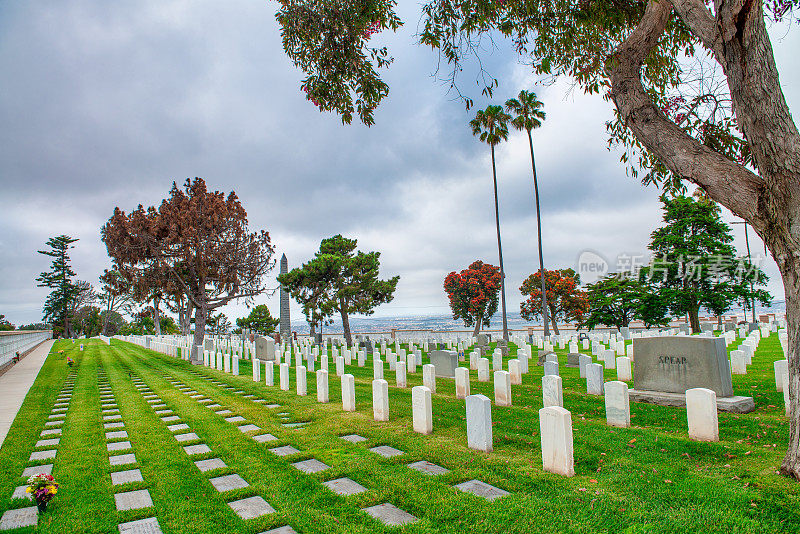 罗斯克罗斯堡国家公墓位于加州圣地亚哥