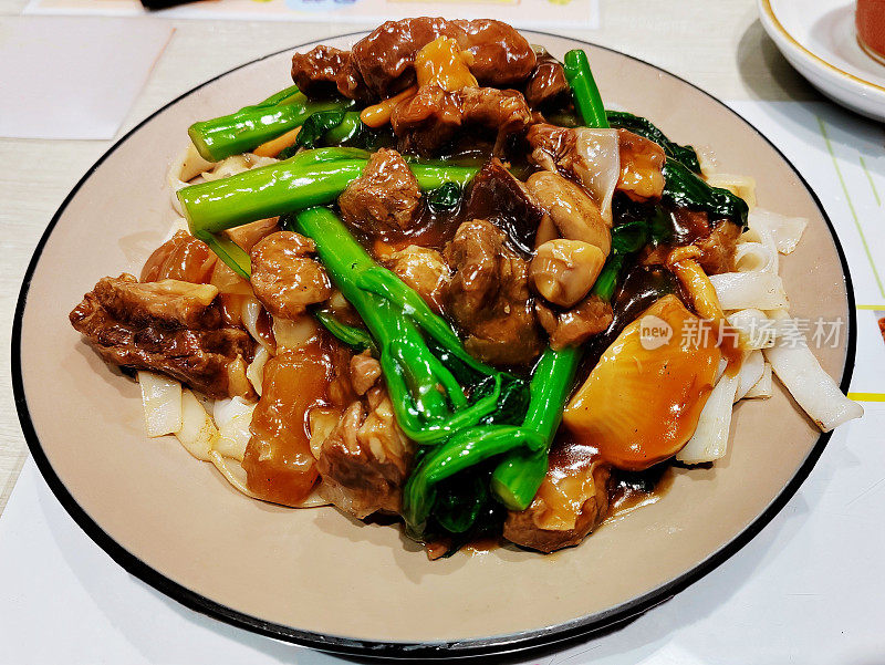 菜心牛肉炒面