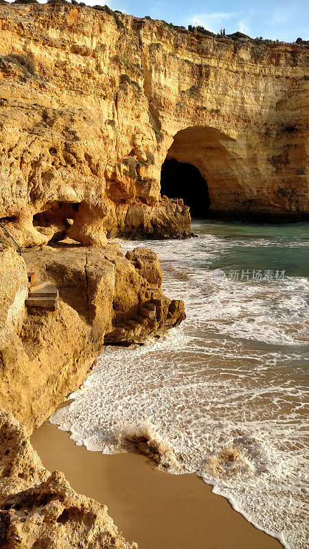 葡萄牙阿尔加维普拉亚多科沃卡沃埃罗海浪海滩海洞