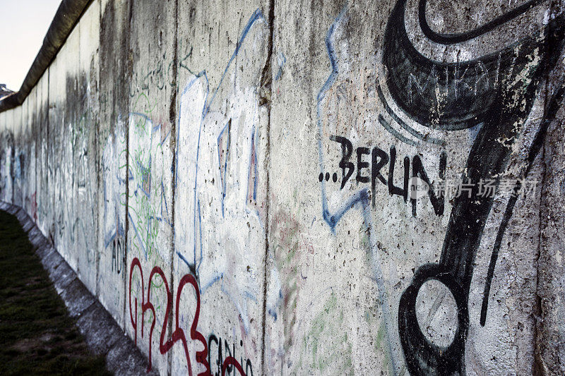 德国伯纳尔大街上的柏林墙