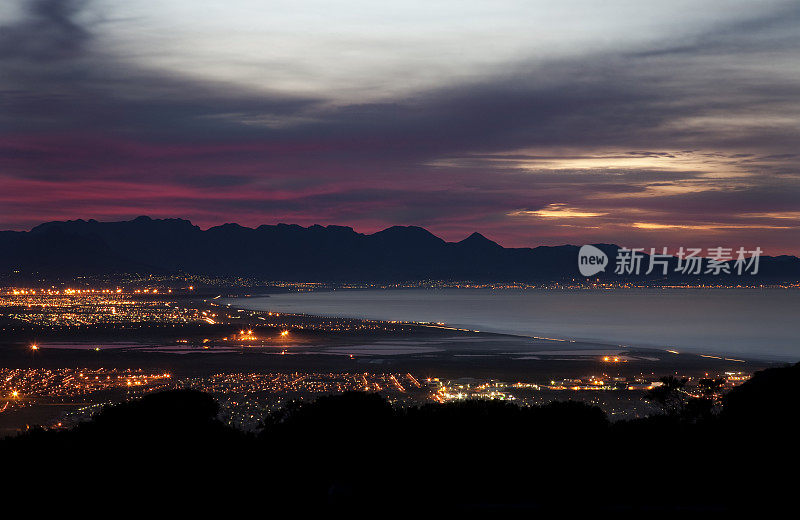 假湾海岸线