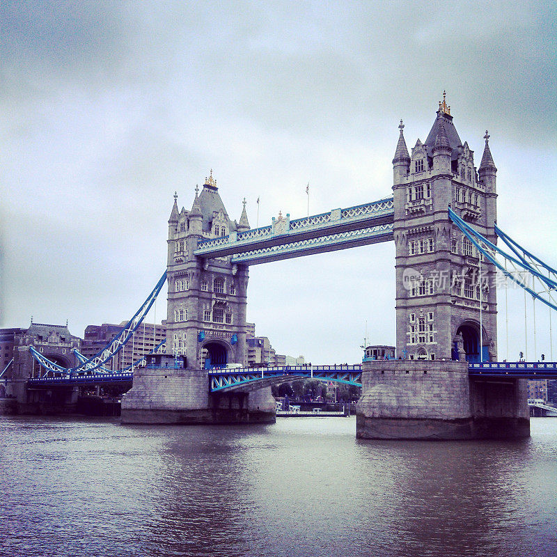 英国伦敦塔的标志性建筑泰晤士河