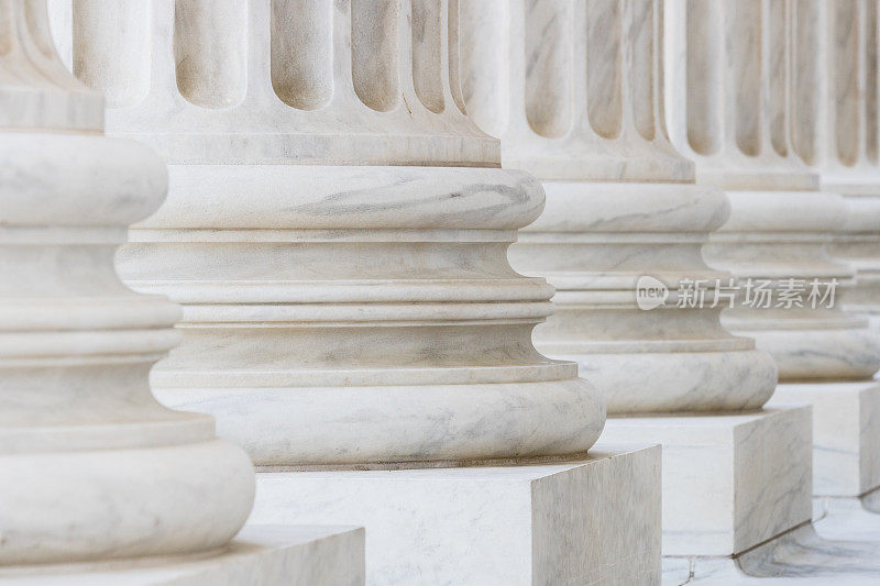 美国最高法院大楼的大理石柱子