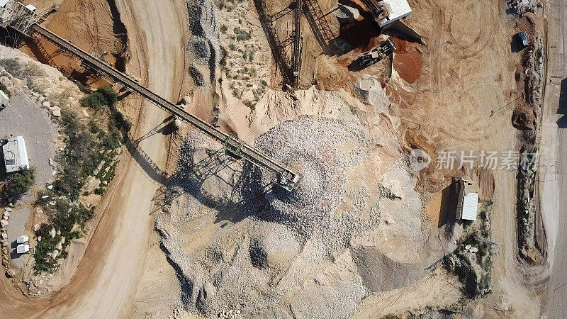 大型采石场工作时间-航拍图像