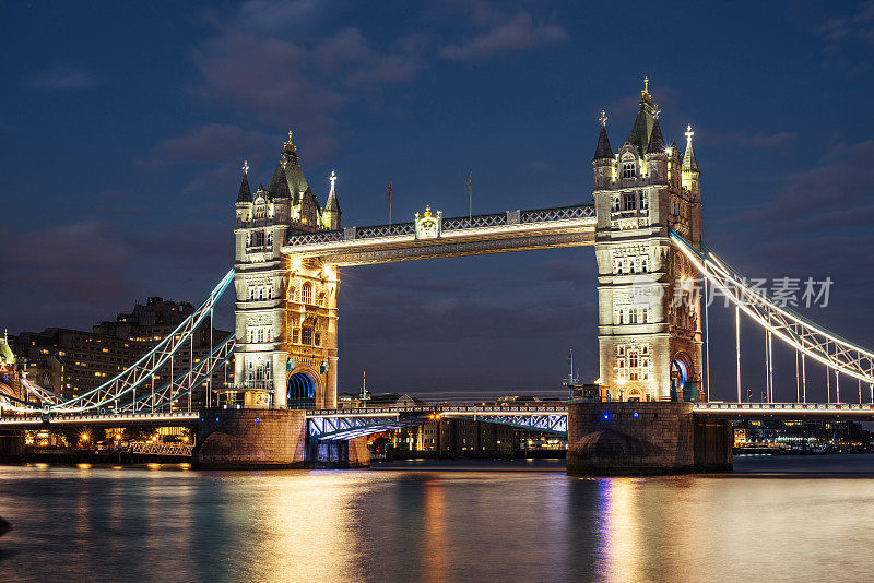 伦敦塔桥夜景