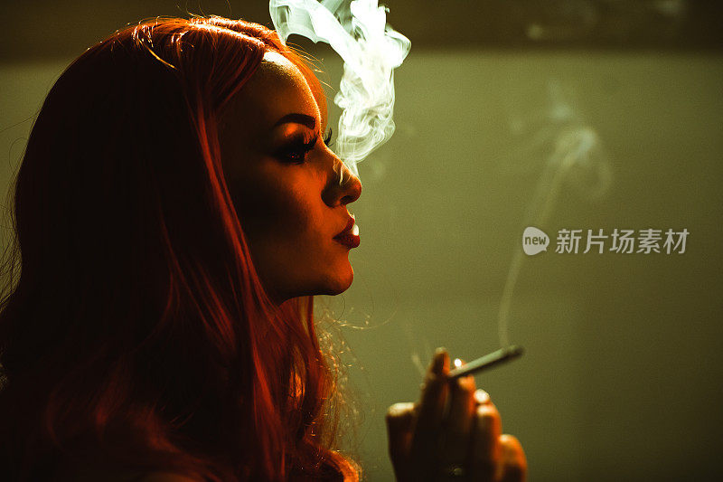 惊人的年轻女士