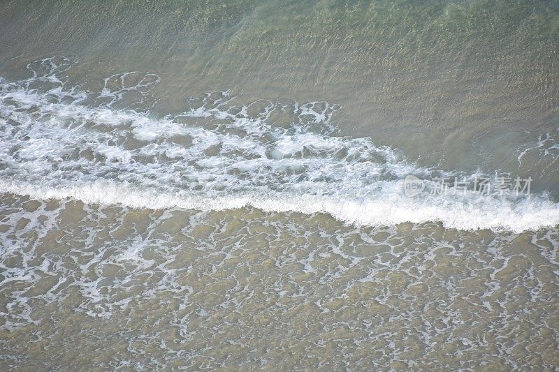 从海面上俯瞰