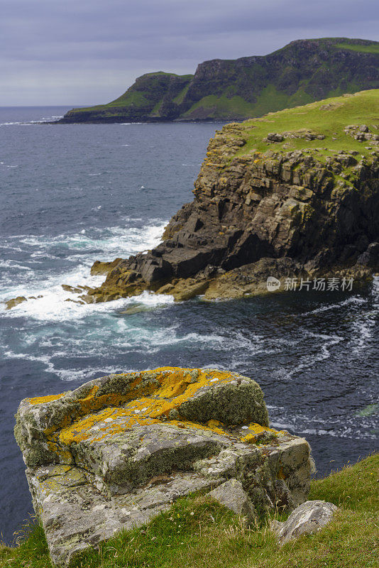 Muck岛的海岸线，内赫布里底群岛的“小岛”之一，苏格兰