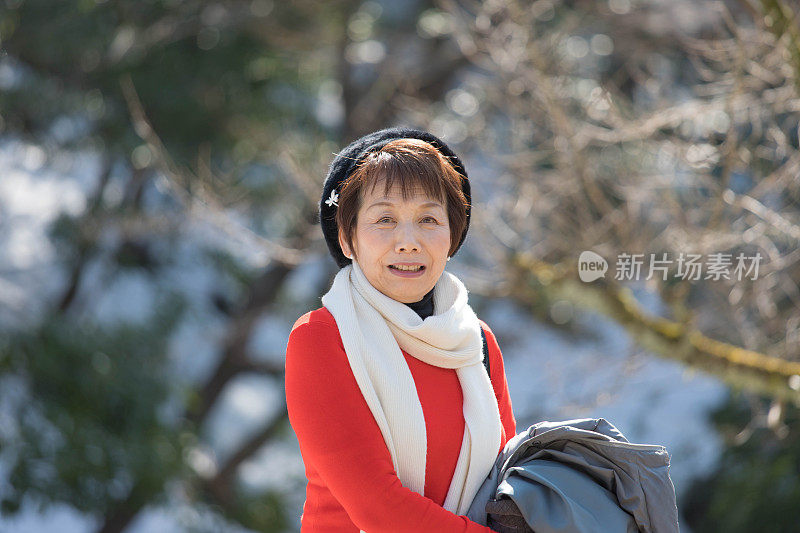 日本老年妇女的肖像