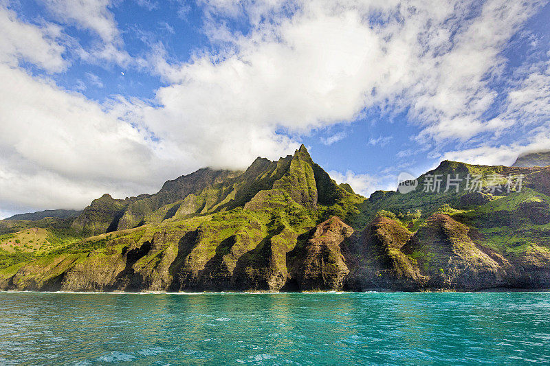 夏威夷考艾岛纳帕里海岸的风景优美