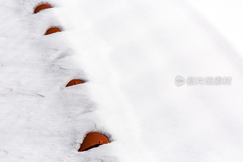 屋顶上的雪背景