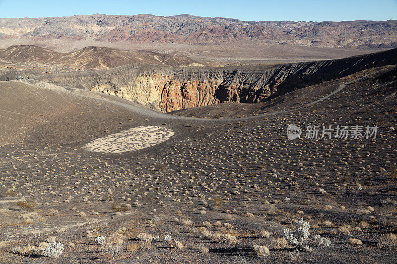 死亡谷的乌比比火山口