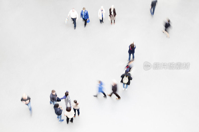 现代室内人的剪影，高架景观