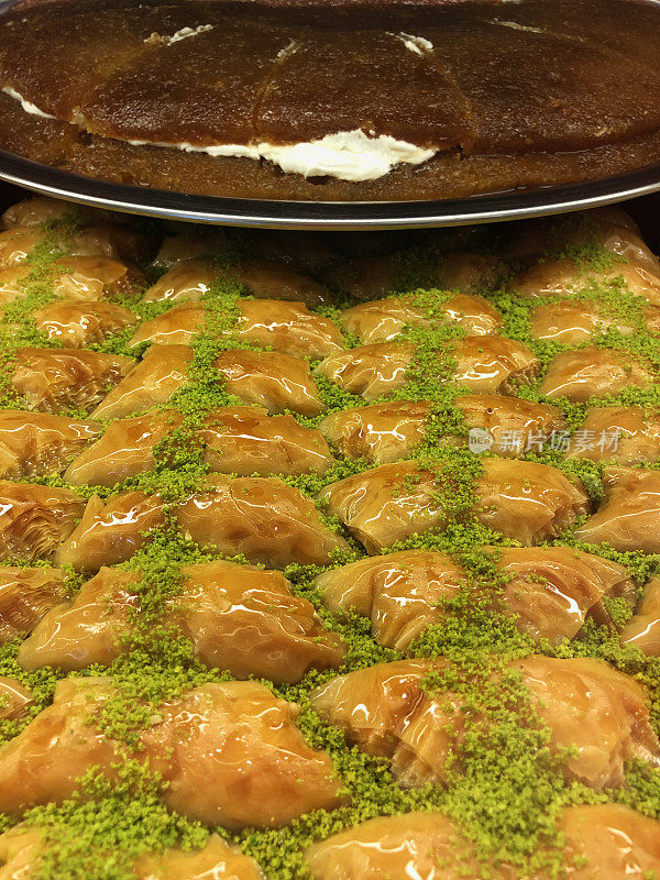 Sobiyet(果仁蜜饼)。传统的土耳其美食和甜点